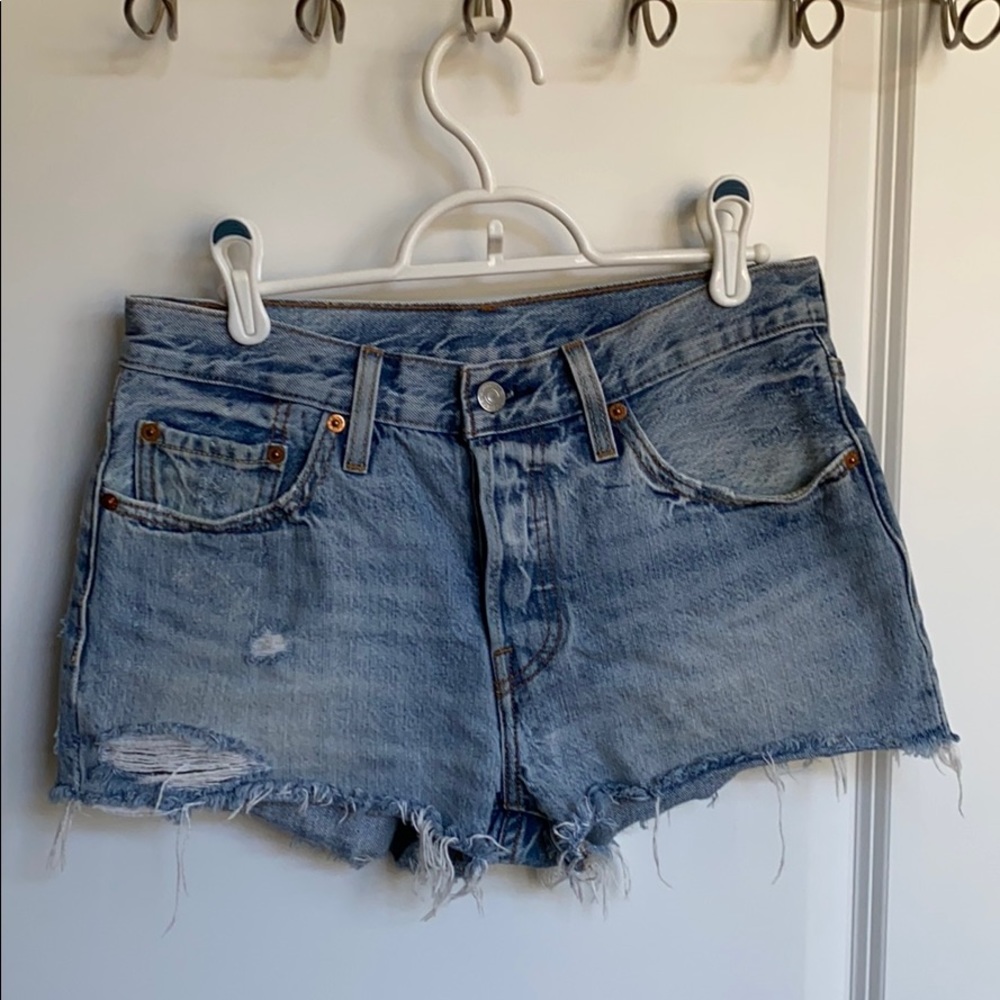 Levi’s 501 Denim Shorts - Size 27